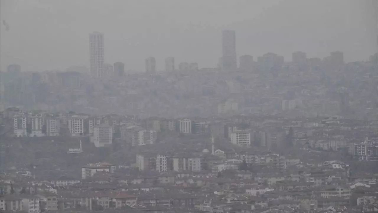 Şemsiyesiz evden çıkmayın: İstanbul güne sağanakla uyandı! Meteoroloji gün verip uyardı: Daha şiddetlisi geliyor! 3