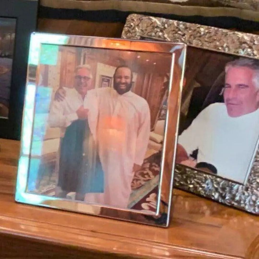 Musk, Muhammed Bin Selman, Papa… Pedofili milyarderi Epstein'ın evinden çıkan fotoğraflar şoke etti! 5