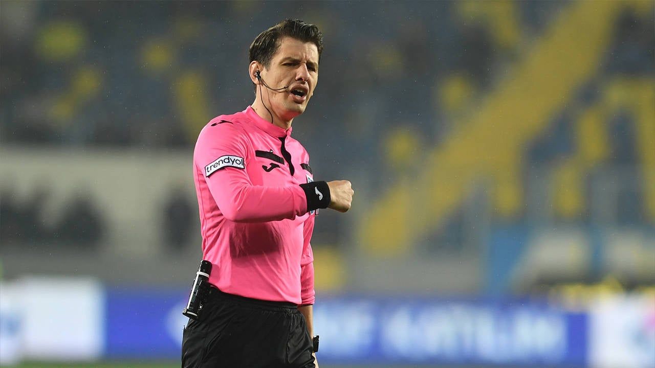 Halil Umut Meler koşamadı, tıkandı! Tecrübeli hakemin durumu kritik 1