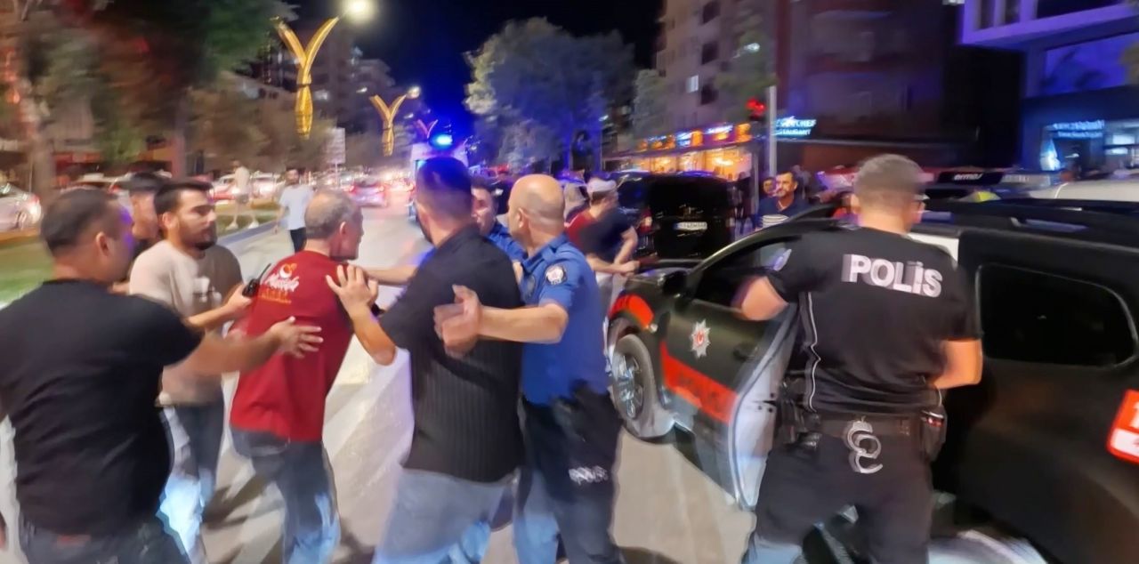 Eski eşinin çalıştığı restoranı basıp, önüne gelene ateş etti! Saldırı öncesi video çekmiş... 6