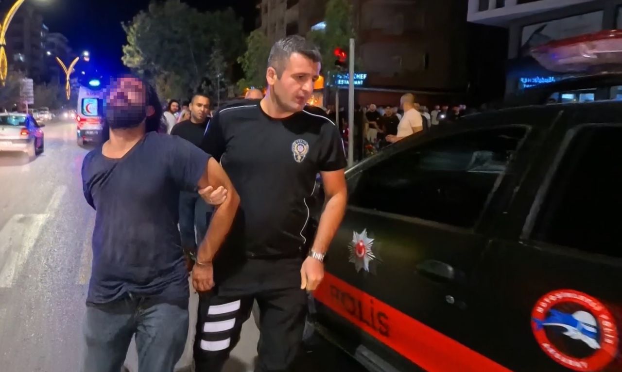 Eski eşinin çalıştığı restoranı basıp, önüne gelene ateş etti! Saldırı öncesi video çekmiş... 13