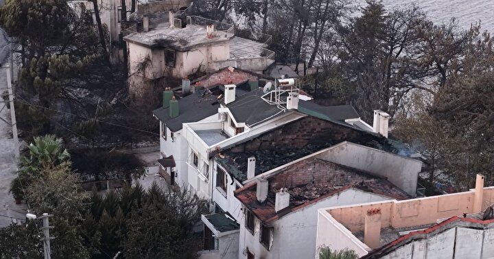 Çanakkale’de alevlerin izleri gün ağarınca ortaya çıktı: Güzelyalı’daki villalar küle döndü! Dron görüntüleri yürek yaktı 4