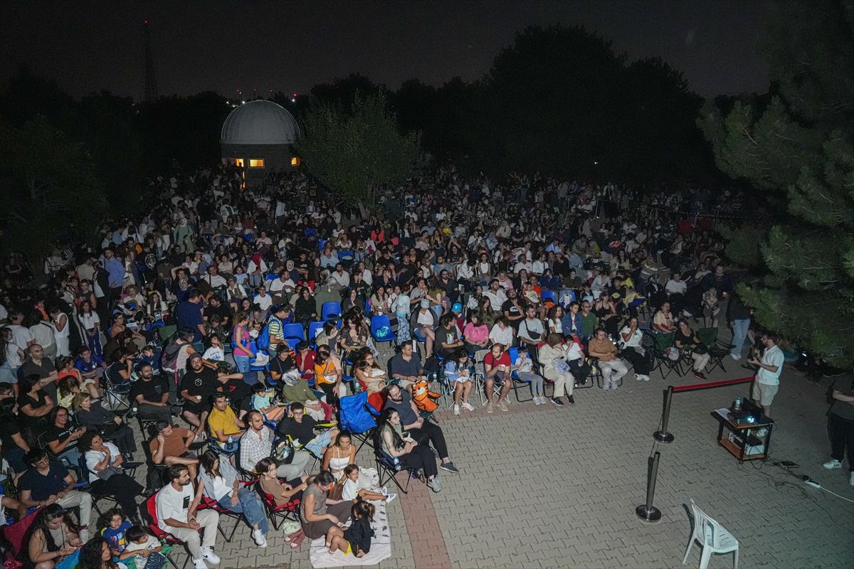 Türkiye'nin dört bir köşesinden meteor yağmurunun büyüleyici kareleri 40