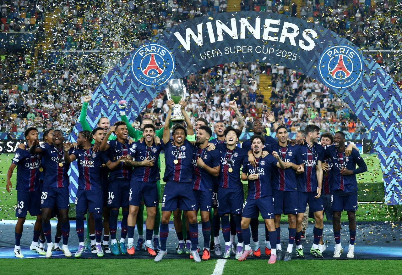 Nefes nefese bir final… 90+4’te mucize geri dönüş! Süper kupa penaltılarla Paris’e gitti! 2
