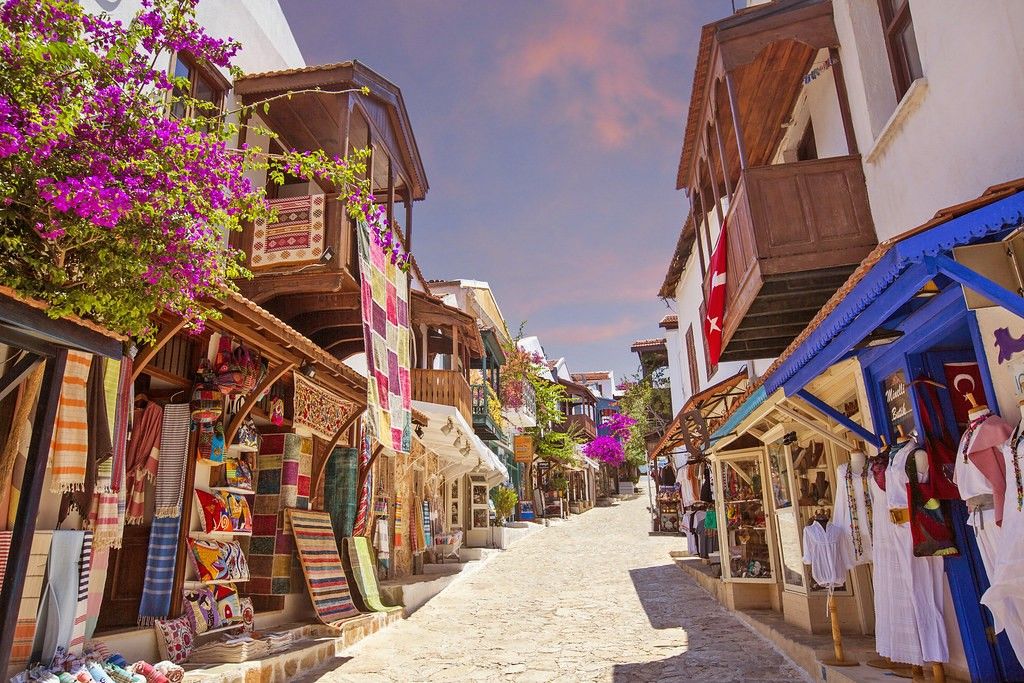 Akdeniz’in huzur durağı Kaş: Turkuaz koylardan antik yollara uzanan bir tatil rotası! 6