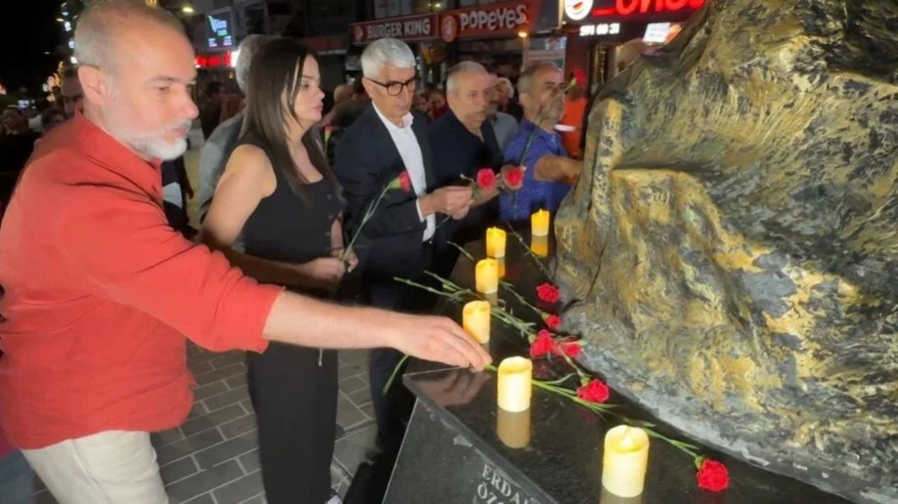 26 yıldır dinmeyen acı! 17 Ağustos depreminde hayatını kaybedenler duygu dolu törenle anıldı 12