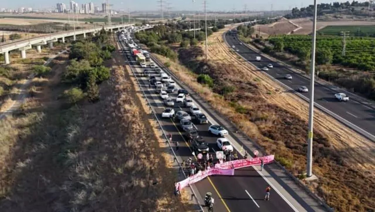 İsrail'de hayat durdu! Yeni işgal planı rehine ailerini ayağa kaldırdı! 32 kişi gözaltında 2