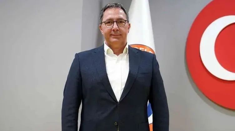 Ruhsatsız silahlar, seri atış aparatları, çelik yelek… İBB'deki yolsuzluk çetesinden kiralık katil planı deşifre oldu! Talimatı veren sır avukat aranıyor! 1