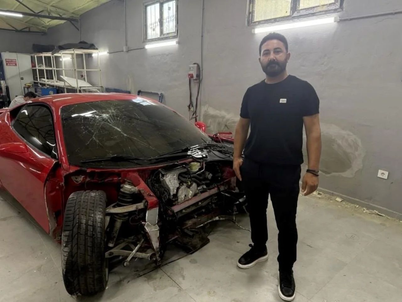 Kazalı Ferrari’ye sürpriz talip! Ünlü futbolcu satın aldı, fiyat şaşırttı 1