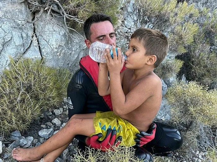 Muğla Milas'ta tekne faciası!  6 kişi yüzerek kurtuldu… Kayıp çocuklardan haber var! 4