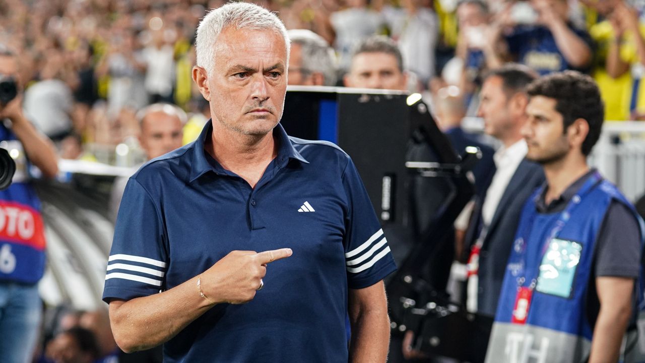 Serdar Ali Çelikler: "Ya 5 transfer yapın ya da Jose Mourinho'yu kovun! Jhon Duran'ı da bitirecek bu adam" 4
