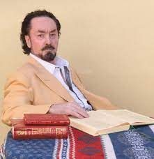 Lüks hayattan plastik sandalyeye... Adnan Oktar'ın baş kediciği Merve Büyükbayrak’ın cezaevi fotoğrafları paylaşıldı 8