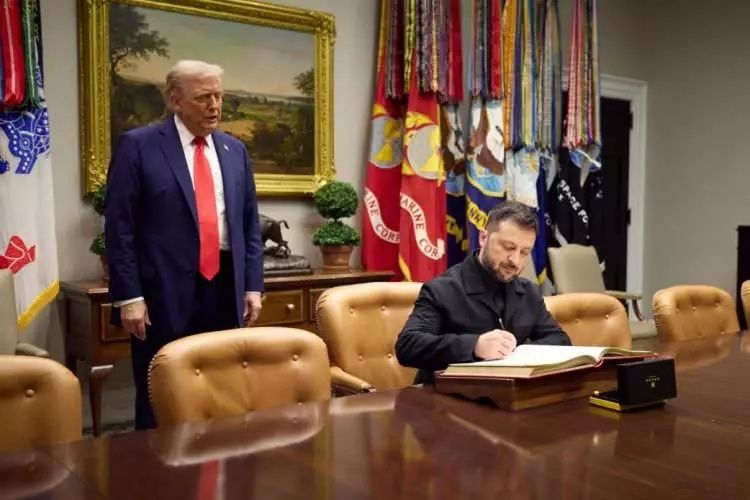 Avrupa liderleri “kuş beyinli” diplomasiyle mi hareket ediyor? İngiliz The Guardian’dan Trump analizinde sert eleştiri! 10
