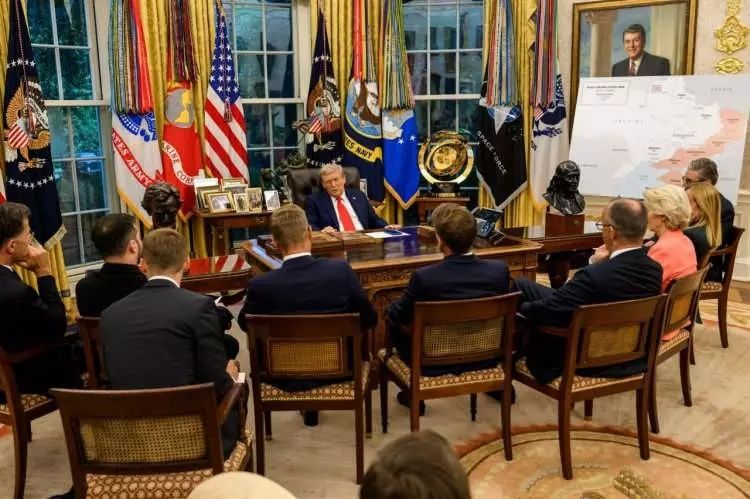 Avrupa liderleri “kuş beyinli” diplomasiyle mi hareket ediyor? İngiliz The Guardian’dan Trump analizinde sert eleştiri! 12