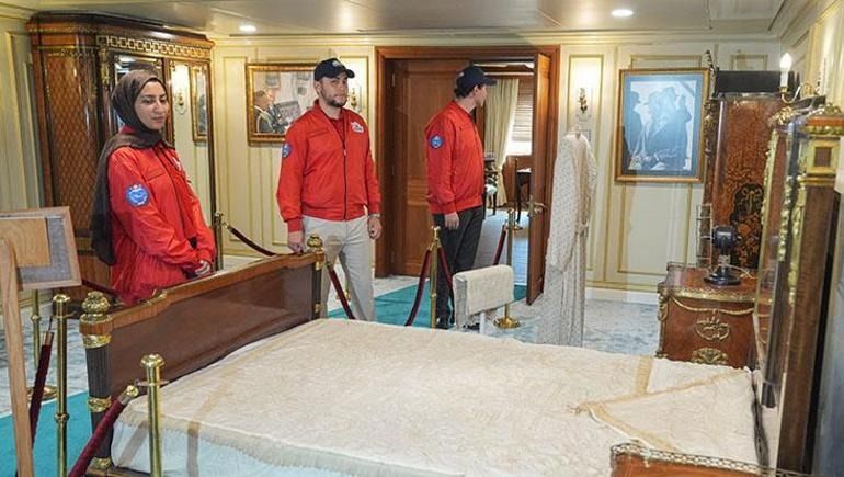 Mavi Vatan'da tarihi an! Atatürk’ün mirası yeniden denizlerde... Savarona ve TCG Anadolu Boğaz'dan yan yana geçiyor! 10