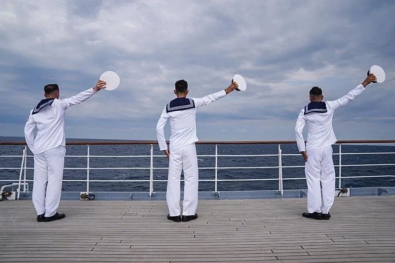 Mavi Vatan'da tarihi an! Atatürk’ün mirası yeniden denizlerde... Savarona ve TCG Anadolu Boğaz'dan yan yana geçiyor! 17