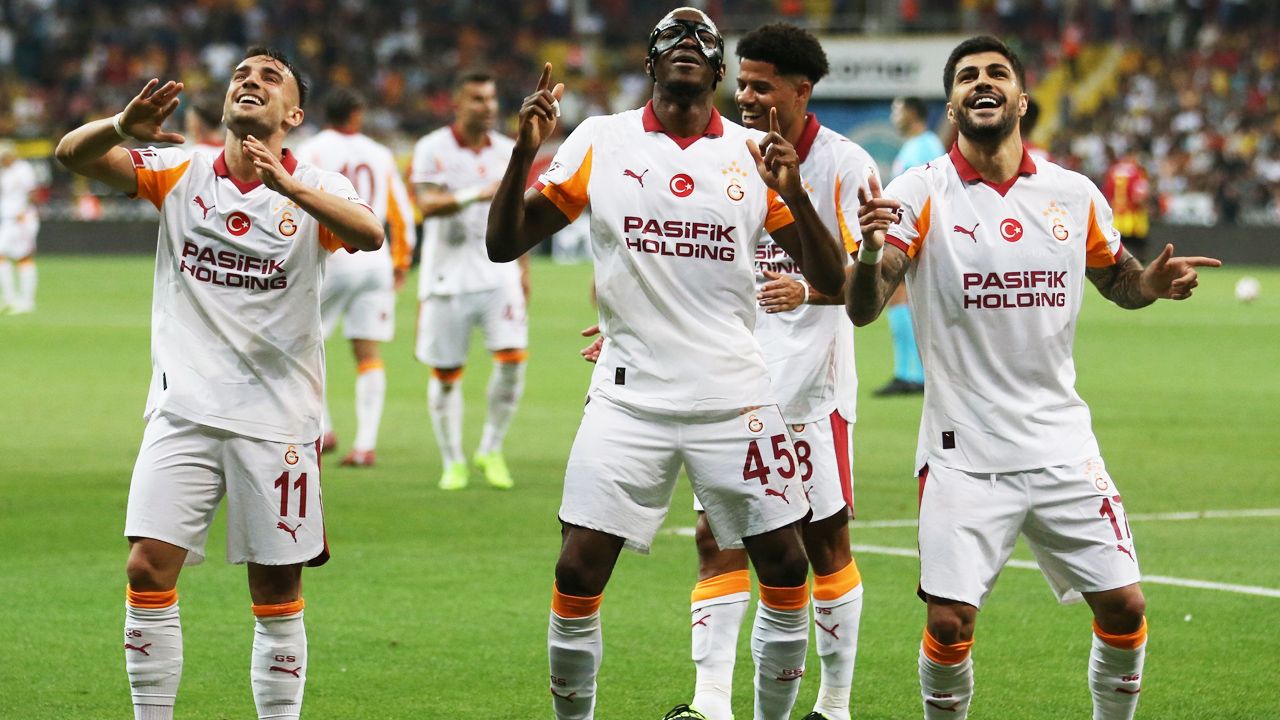 Rıdvan Dilmen canlı yayında kendinden geçti: "Galatasaray gibisi Avrupa'da bile yok! Adamlar gol yemiyor, pozisyonları özetlere sığmıyor" 3
