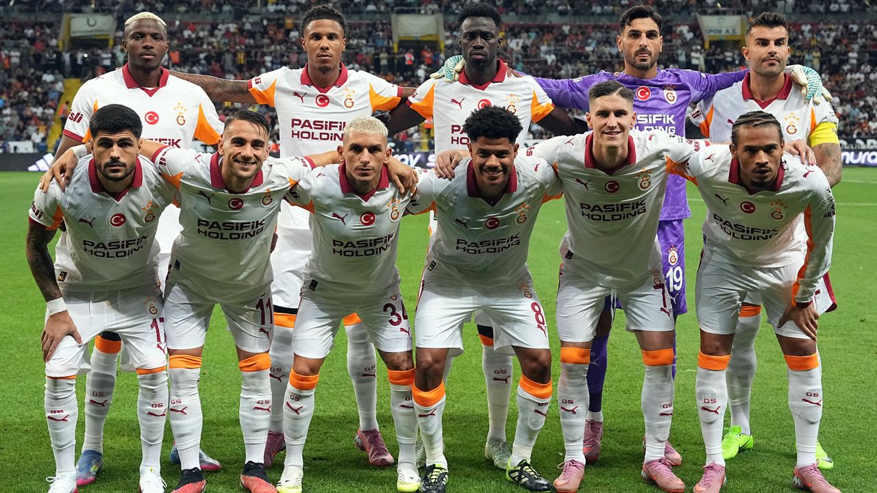 Rıdvan Dilmen canlı yayında kendinden geçti: "Galatasaray gibisi Avrupa'da bile yok! Adamlar gol yemiyor, pozisyonları özetlere sığmıyor" 1