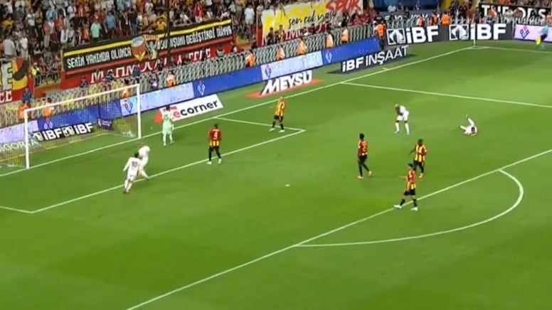 Ahmet Çakar'dan şok iddia: "Victor Osimhen gol atınca Yunus Akgün somurtuyor! Bunun tek sebebi Galatasaray'daki maaş adaletsizliği" 2