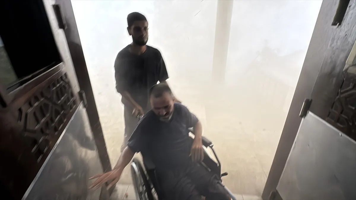 Kare kare İsrail vahşeti... Peş peşe bombalanan Nasır Hastanesi'nden kahreden görüntüler! 5