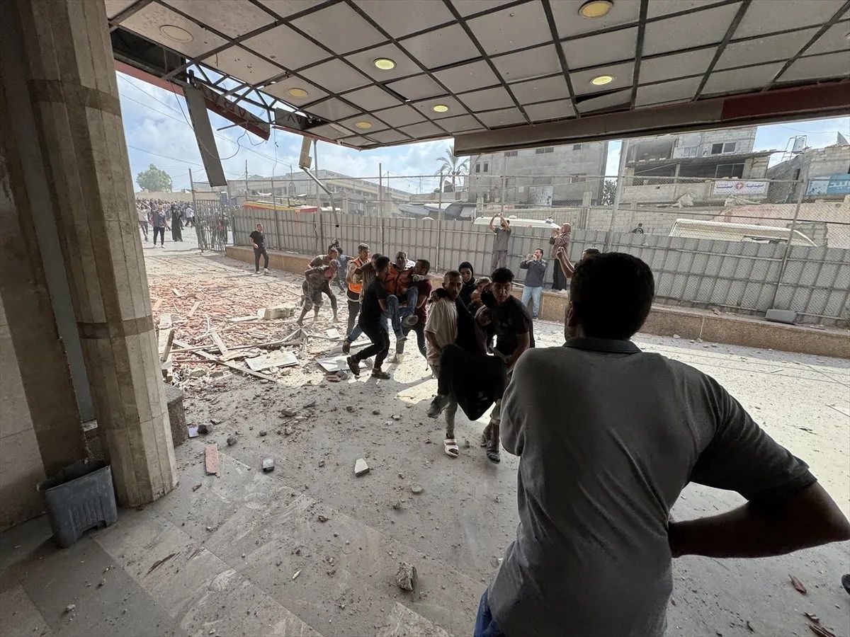 Kare kare İsrail vahşeti... Peş peşe bombalanan Nasır Hastanesi'nden kahreden görüntüler! 9