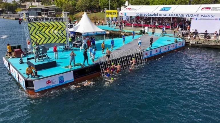 İstanbul Boğazı'nda yüzme yarışında kayıp dehşeti: Rus yüzücü Svechnikov’dan hâlâ haber yok! 4
