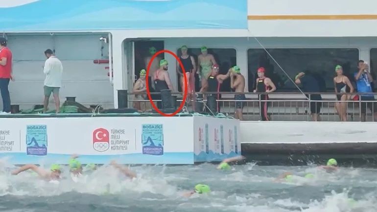İstanbul Boğazı’nda kaybolan Rus yüzücü Nikolai Svechnikov’un son görüntüleri ortaya çıktı! Otel lobisinden vapura... 4