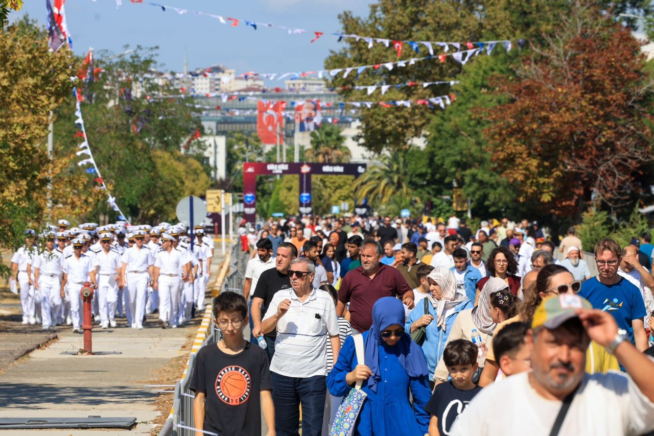 TEKNOFEST Mavi Vatan'ın, ikinci gününde vatandaşlardan yoğun ilgi 8