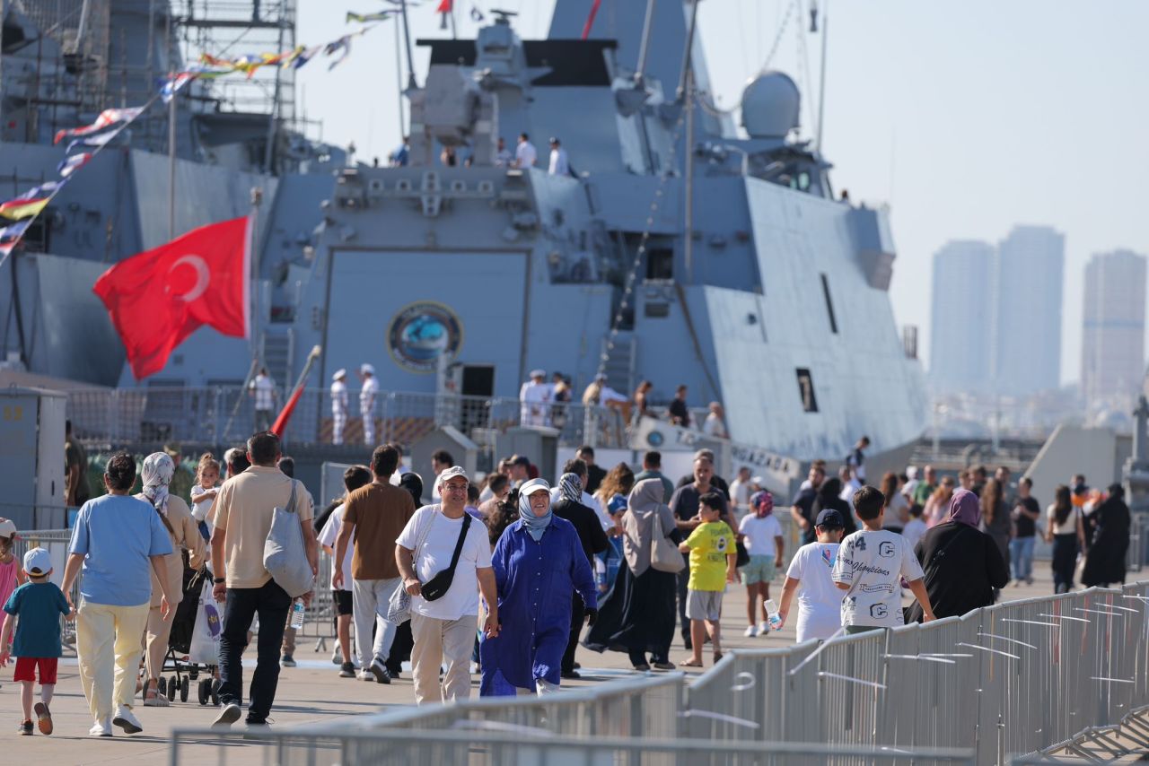 TEKNOFEST Mavi Vatan'ın, ikinci gününde vatandaşlardan yoğun ilgi 1