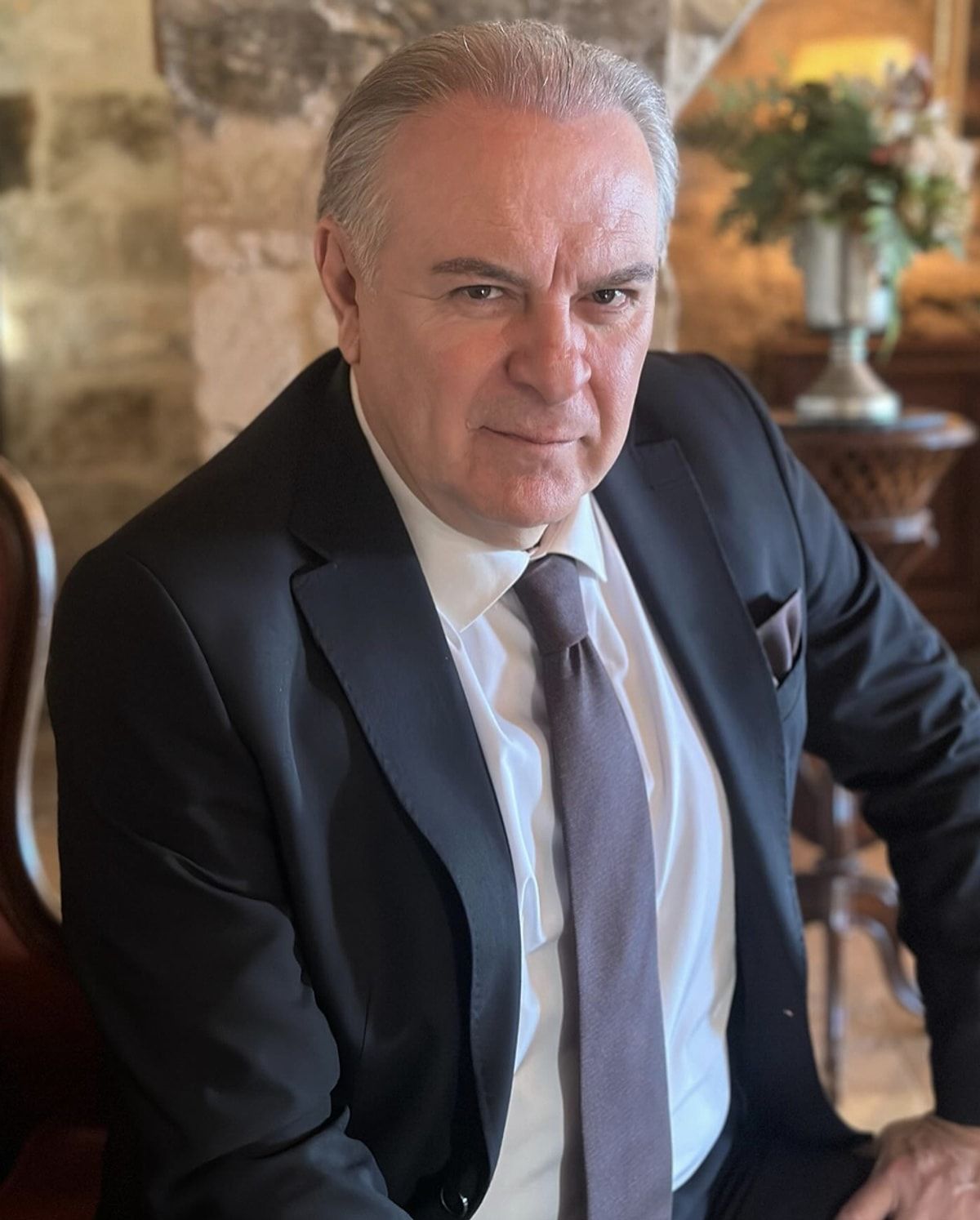 Burak Sergen’in 26 yaş küçük eşiyle tatil pozu sosyal medyayı salladı! Son haline yorum yağdı 1