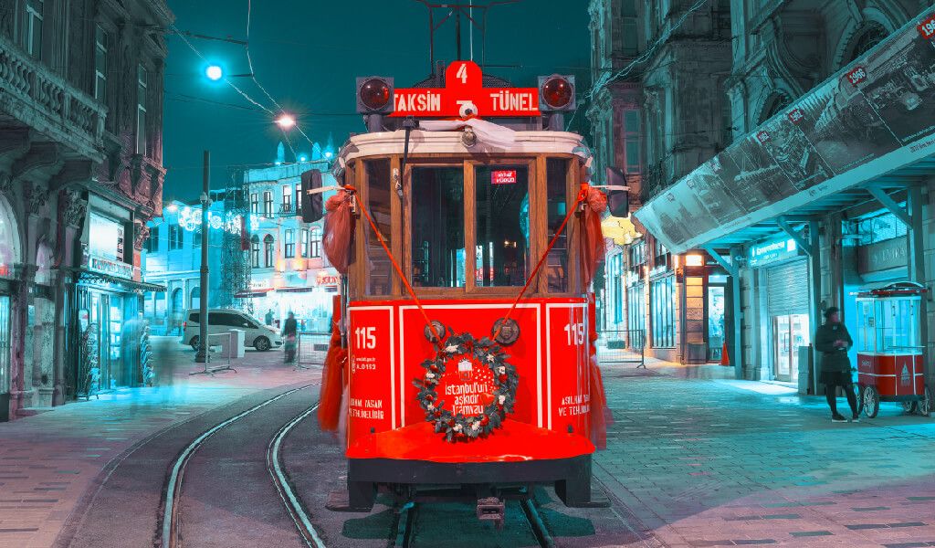Lizbon’un simgesi, turistlerin gözdesi tarihi tramvay otele çarptı: 17 ölü, 18 yaralı var! Akıllara Beyoğlu hattı geldi... 8