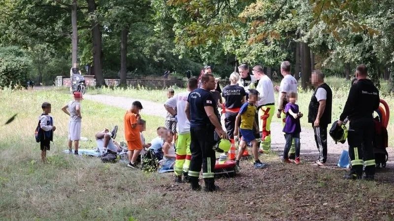 Almanya’da kan donduran olay: Berlin’de otomobil kalabalığın arasına daldı! Yaralıların çoğu çocuk... 2
