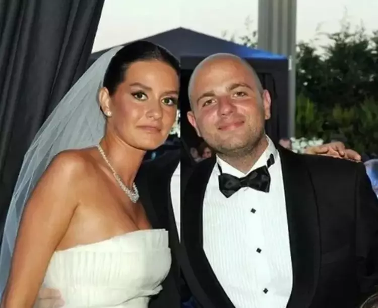 Yasemin Özilhan ile İzzet Özilhan resmen boşandı! Aldatma iddialarına yanıt geldi 1