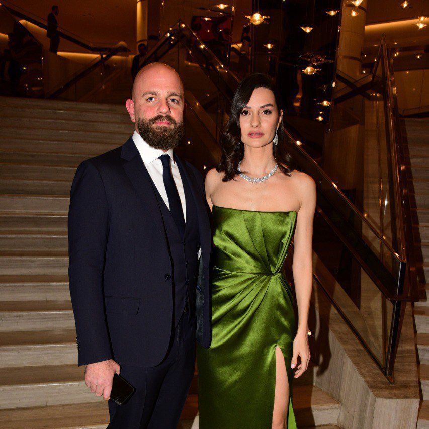 Yasemin Özilhan ile İzzet Özilhan resmen boşandı! Aldatma iddialarına yanıt geldi 2