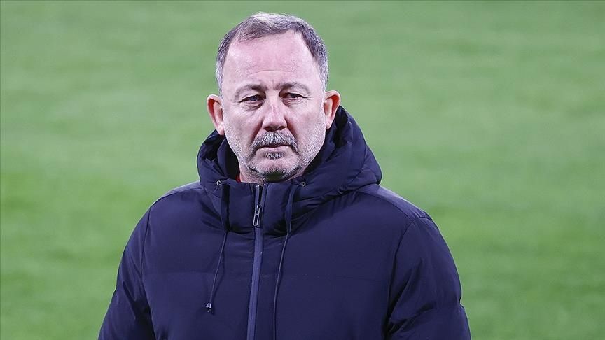 Sergen Yalçın Neşteri Vurdu! İşte Beşiktaş'tan Gönderilecek İlk 3 Yabancı 4