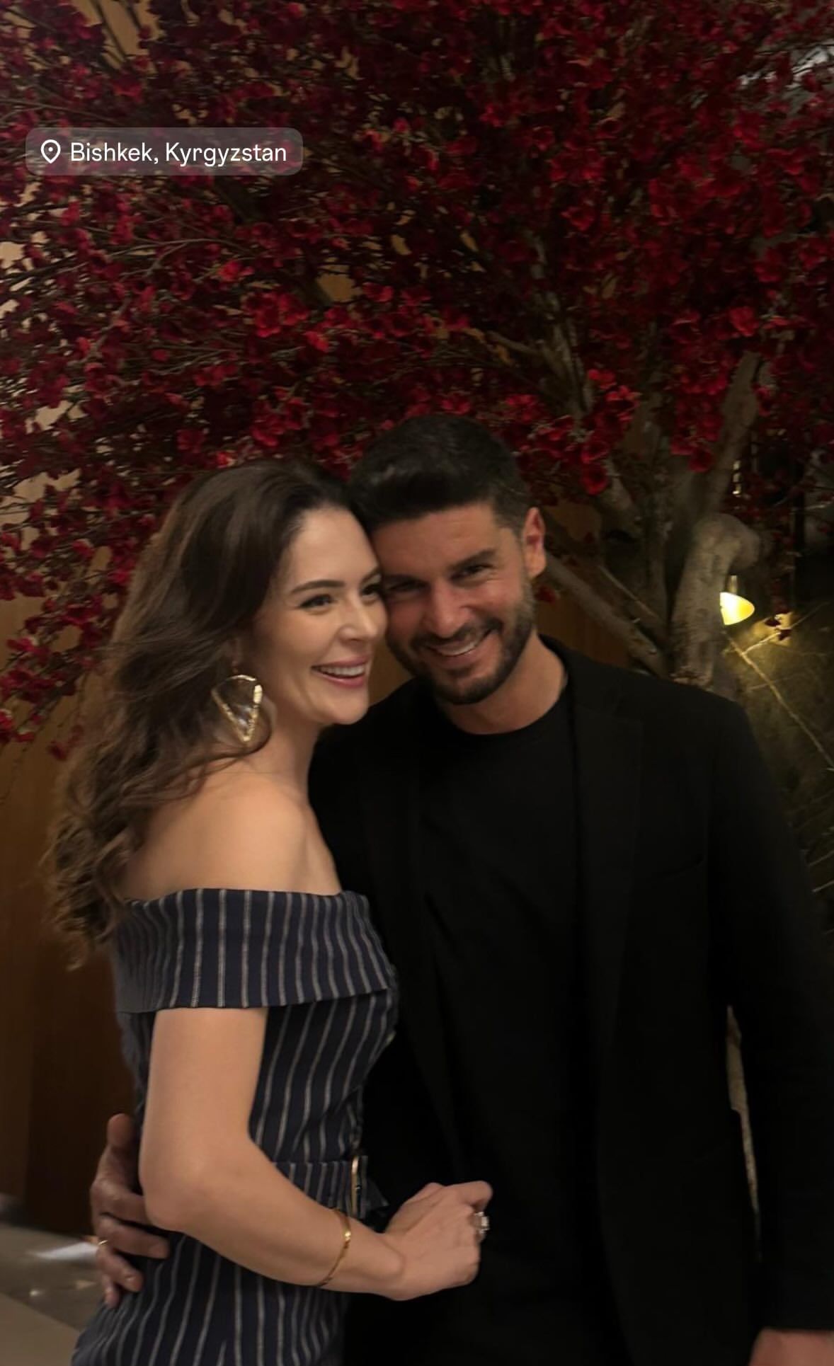 Berk Oktay ve Yıldız Çağrı Atiksoy'dan boşanma iddialarına romantik yanıt! Kırgızistan'da aşk pozu 7