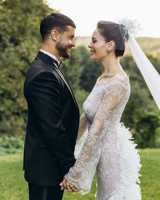 Berk Oktay ve Yıldız Çağrı Atiksoy'dan boşanma iddialarına romantik yanıt! Kırgızistan'da aşk pozu 1