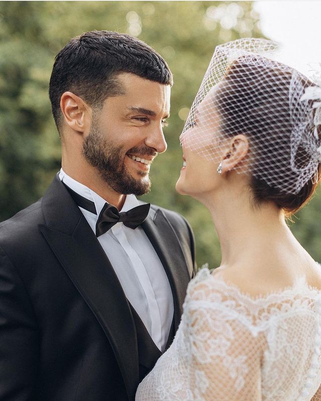 Berk Oktay ve Yıldız Çağrı Atiksoy'dan boşanma iddialarına romantik yanıt! Kırgızistan'da aşk pozu 6
