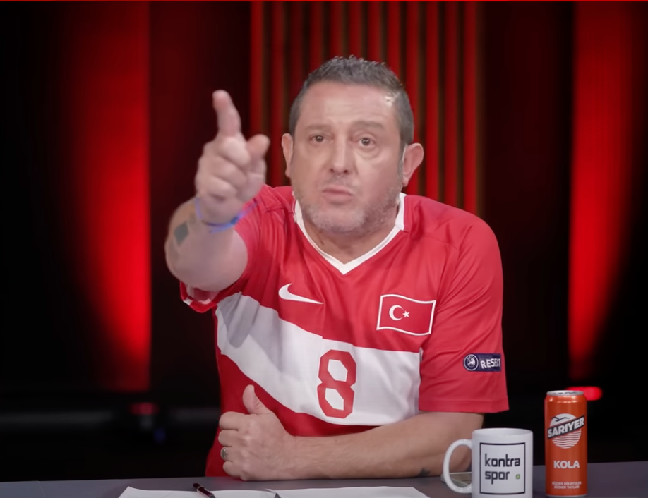 Nihat Kahveci İbrahim Hacıosmanoğlu'na canlı yayında ateş püskürdü: "Topu görse karakola götürür, futboldan bihaber!" 7