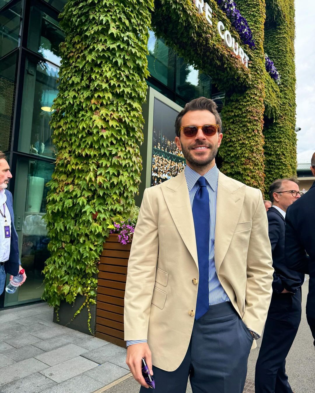 Hakan Sabancı'dan 'Hande Erçel ile ayrılığında Arzu Sabancı'nın parmağı var' iddialarına tepki! ''Son kez konuşuyorum'' diyerek ihaneti yalanladı 17