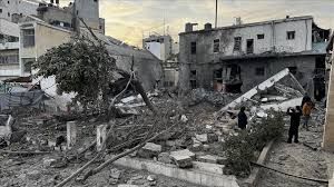 Açlık, bombalar ve gözyaşı: Gazze 700. gününde hayatta kalmaya çalışıyor 5