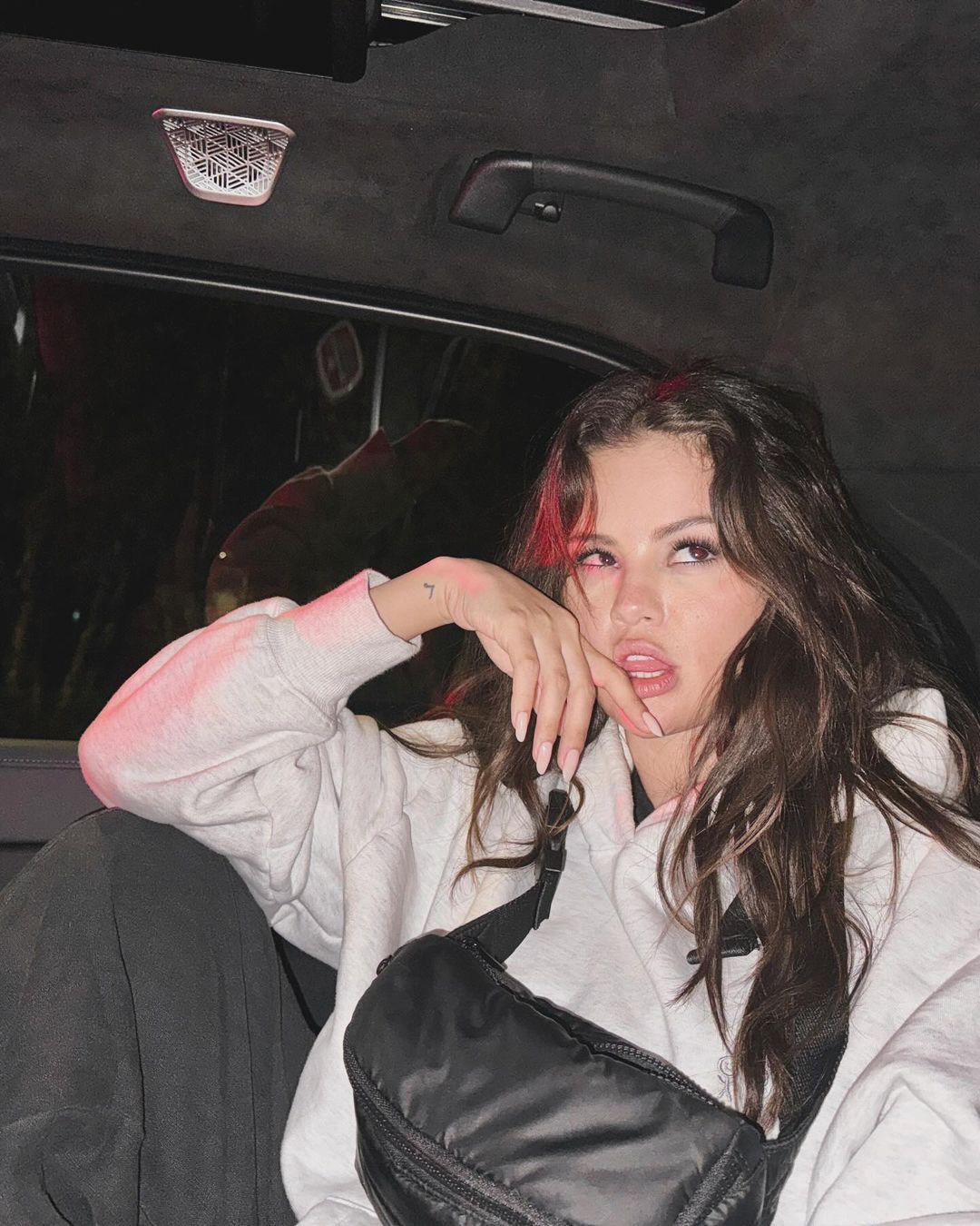 Selena Gomez ve Benny Blanco'nun evlilik tarihi belli oldu! Düğün mekanı sır gibi saklanıyor 10