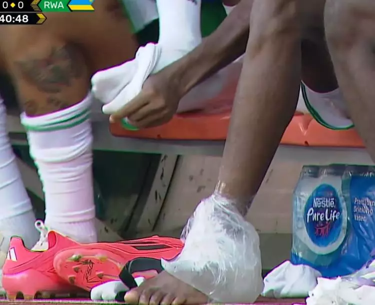 Victor Osimhen'den kahreden haber geldi: Sahalara dönmesi ayları bulabilir! 8