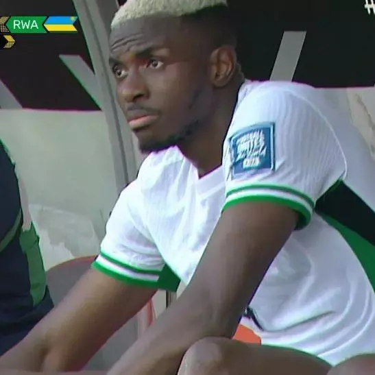 Victor Osimhen'den kahreden haber geldi: Sahalara dönmesi ayları bulabilir! 7