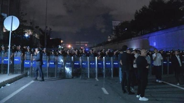 CHP İstanbul’da büyük kriz! Gürsel Tekin binaya gitmeden ortalık karıştı 3