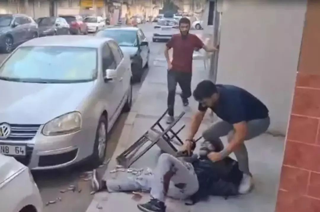 Polis katili işte böyle yetişmiş! Babasının paylaşımları tüyler ürpertti: Elinde silah, ağzında ölü kuş! 4