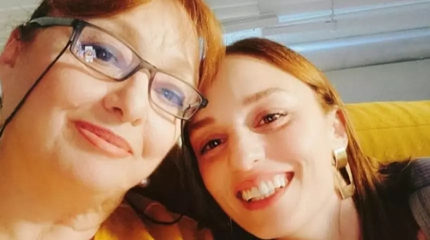 Nilperi Şahinkaya intihar mı etti? Annesinin ölümünün ardından “Beni affedin dayanamıyorum” notu paylaştı, saniyeler sonra sildi! Haber alınamıyor... 2