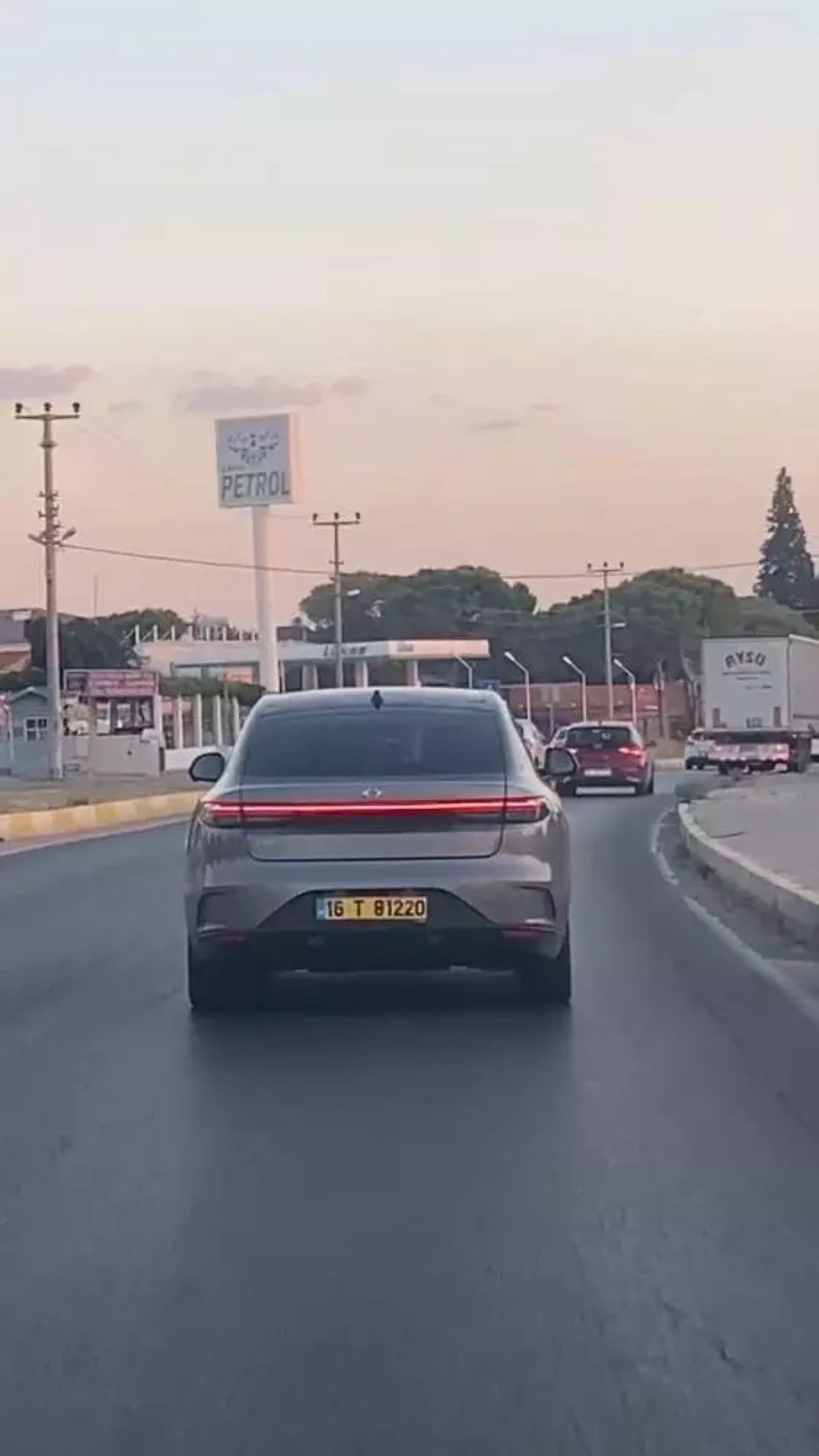 TOGG T10F yollarda parlıyor! Yerli sedan Ayvalık’ta görüntülendi 1