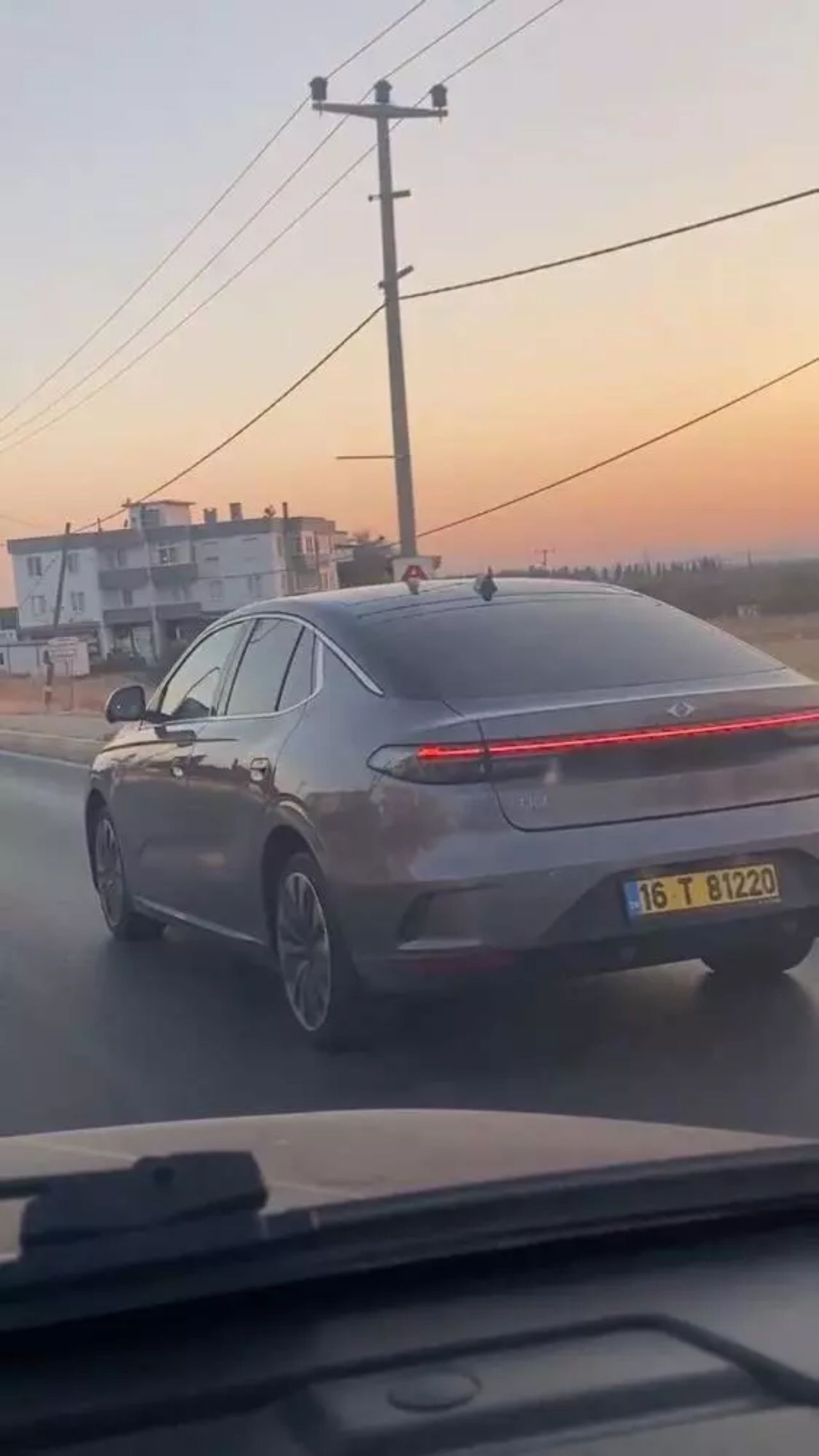 TOGG T10F yollarda parlıyor! Yerli sedan Ayvalık’ta görüntülendi 2