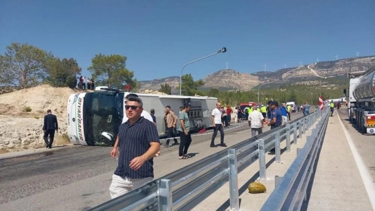 Mersin’de “ölüm virajı"nda korkunç kaza! 3 ölü, 6 yaralı 1